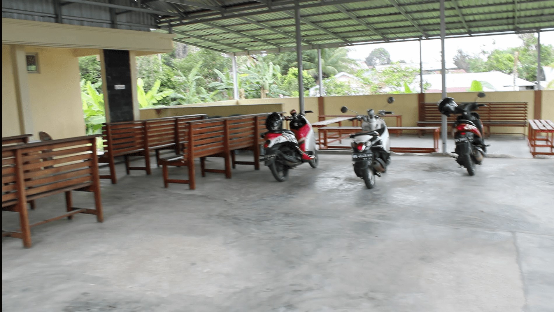 halaman parkir